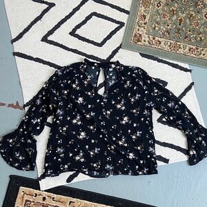 American Eagle Outfitters Black Floral V-Neck Top